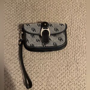 Dooney and Bourke Black Wristlet EUC!
